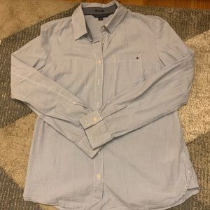 Tommy Hilfiger Women’s Classic Fit Dress Shirt in Light Blue Pinstripe (Size M)